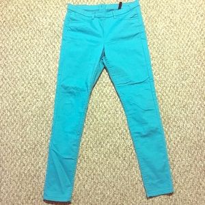 H&M’s skinny pants